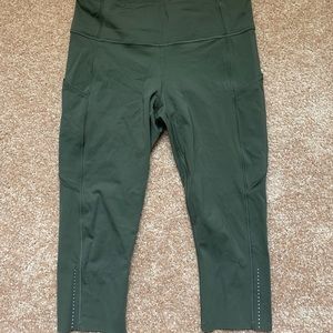 Lululemon crops. Like new, only worn once.